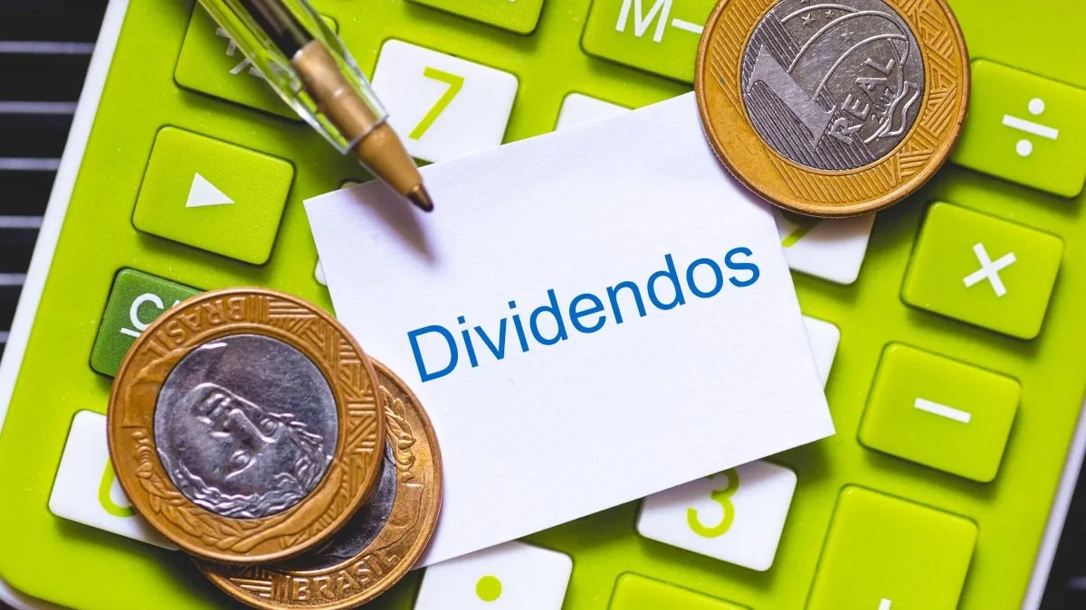 Ilustração representativa de dividendos, moedas e rendimentos financeiros