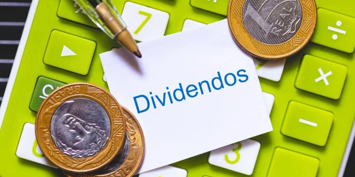 Ilustração representativa de dividendos, moedas e rendimentos financeiros