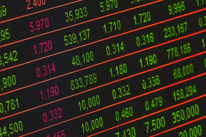 Relatório Focus 2026: Mercado Eleva Selic para 13% e Alerta para Inflação