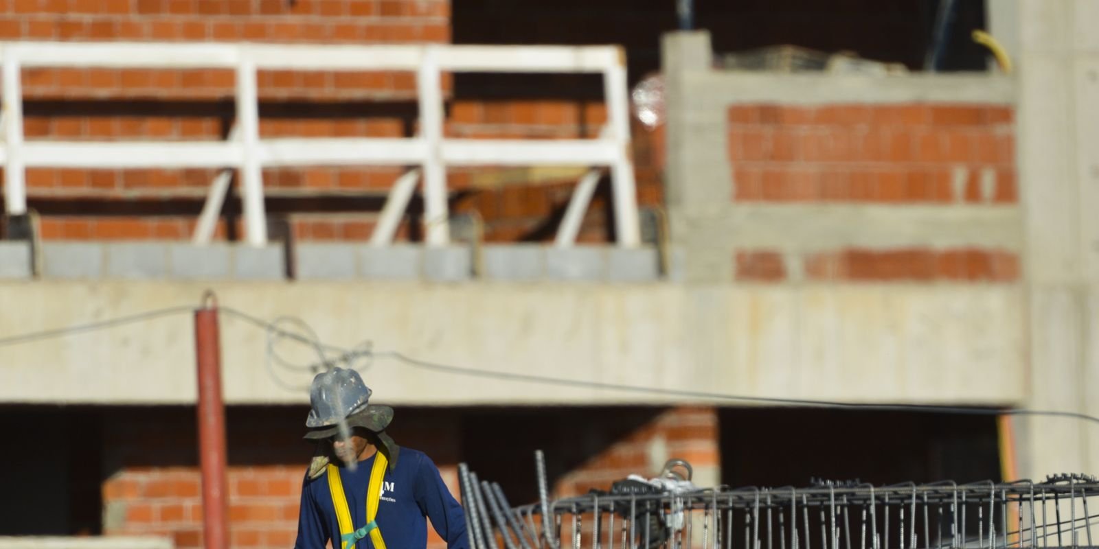 Construção Civil 2024- O Pilar Silencioso da Economia Brasileira e Oportunidades de Investimento