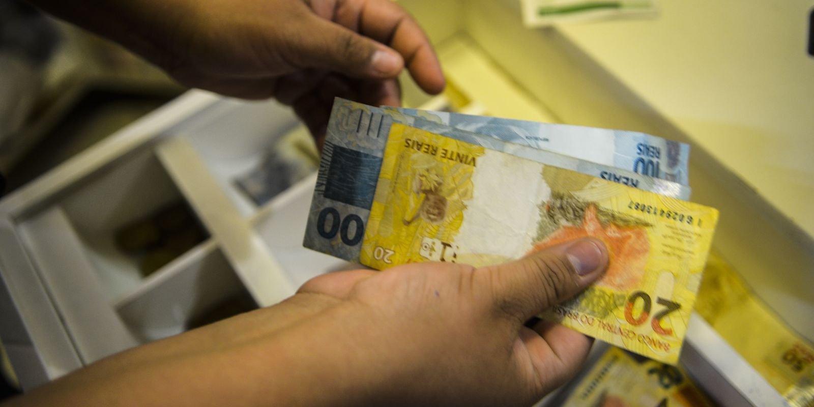 INPC a 4,42%- O Impacto Direto no Seu Salário e Investimentos